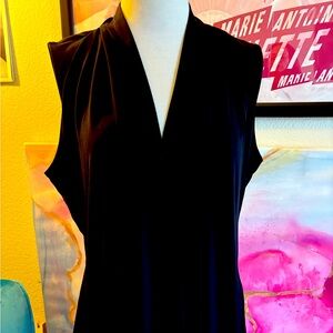 Cute sleeveless top for work or with jeans and heels.